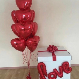 Surprise box with balloons