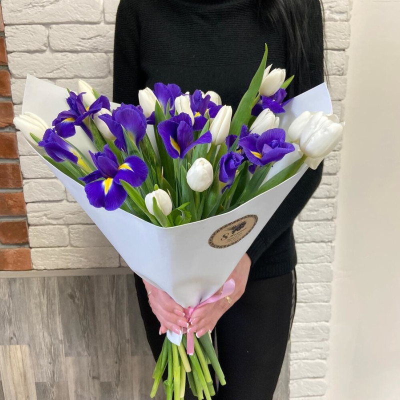 Bouquet of irises and white tulips, standart