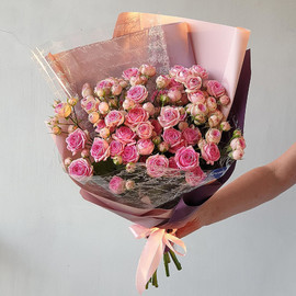 Bouquet of 11 peony pink roses