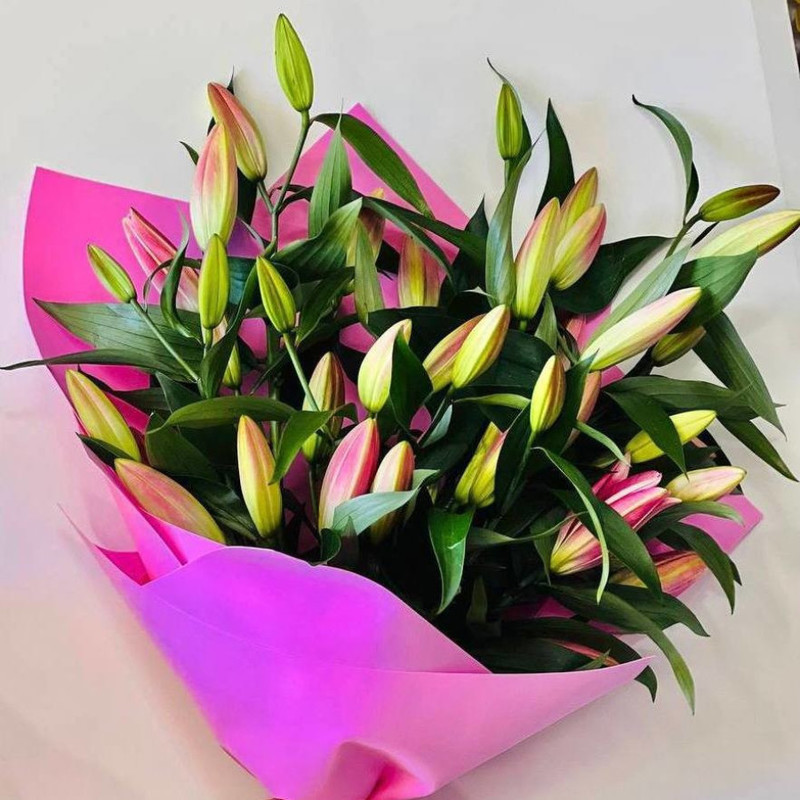 Bouquet of pink lilies, standart
