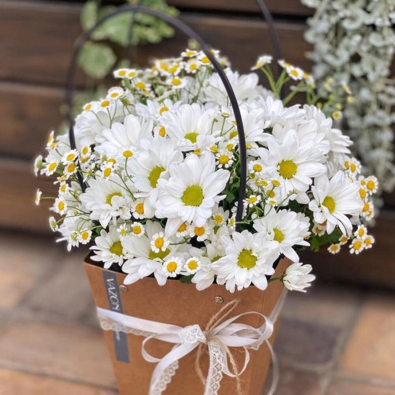Flowers in a box "Favorite Daisies", standart