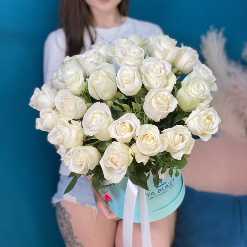Box of white roses, standart