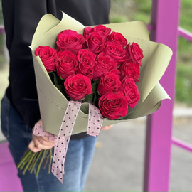 Bouquet of 15 dark pink roses