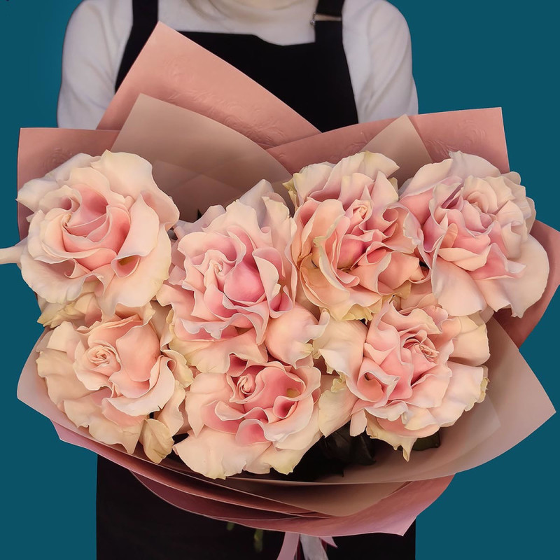 Give her tenderness a bouquet of beautiful roses, standart
