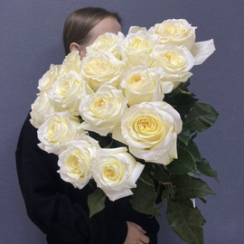 White roses 15 pcs