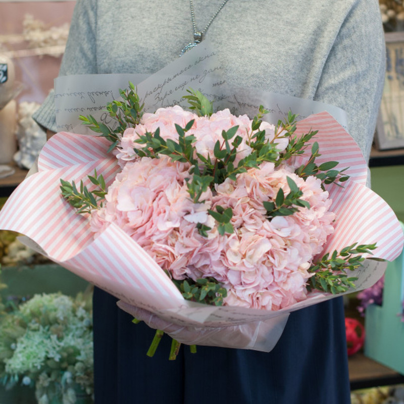 Bouquet of flowers "Delicate hydrangea", standart