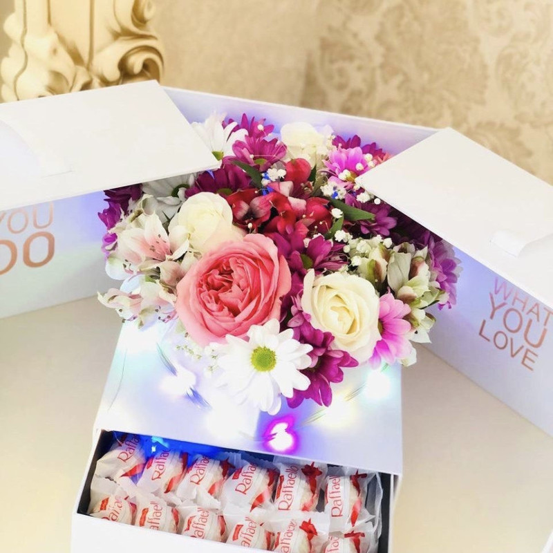 Surprise box with flowers and sweets, standart