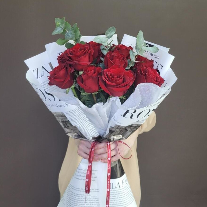 Bouquet of 9 burgundy roses and eucalyptus, standart