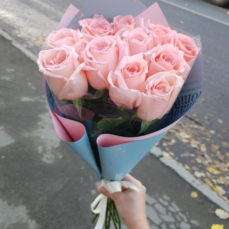 Bouquet of 11 delicate roses, standart