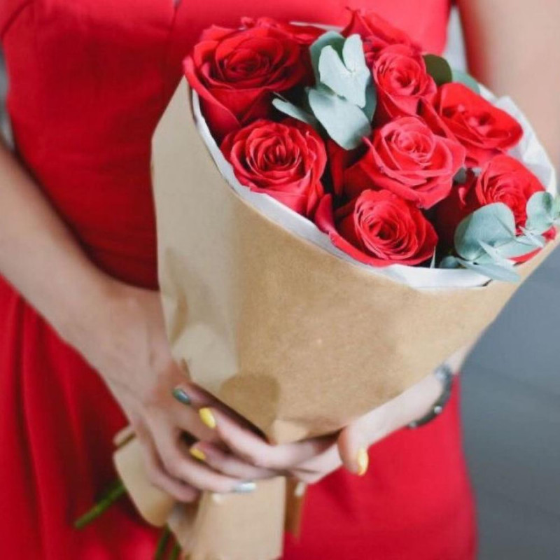 Bouquet of 9 red roses with eucalyptus, standart