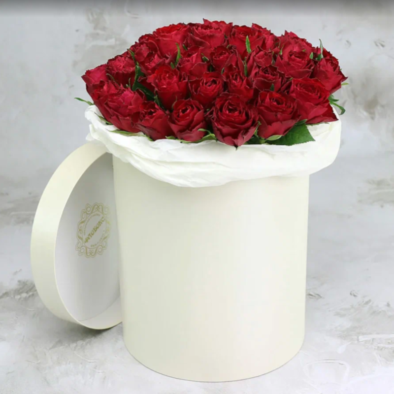 51 red roses 40 cm in a hat box, standart