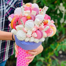 Bouquet of marshmallows and marshmallows