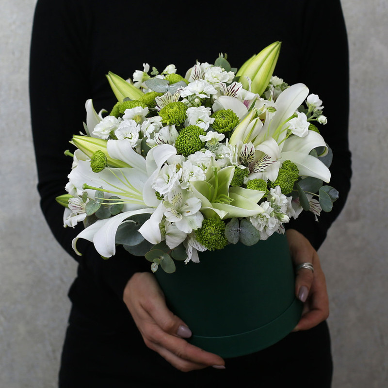 Box with alstroemeria, lily, matthiola and chrysanthemum "Morning dew", standart