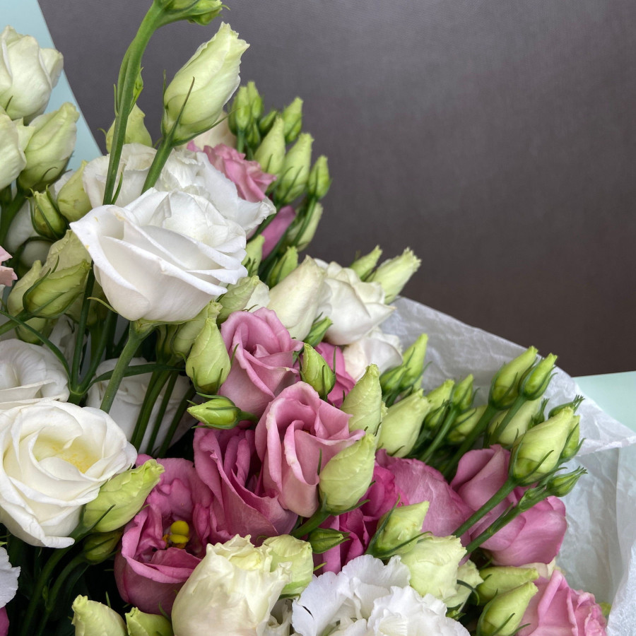 Bouquet with white and pink eustoma Mix, vendor code: 333088353 