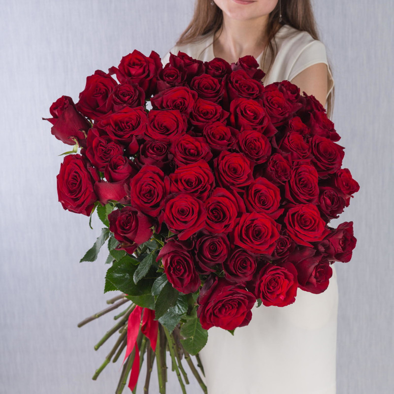 Букет из 51 крупной красной Эквадорской розы 60 см., стандартный