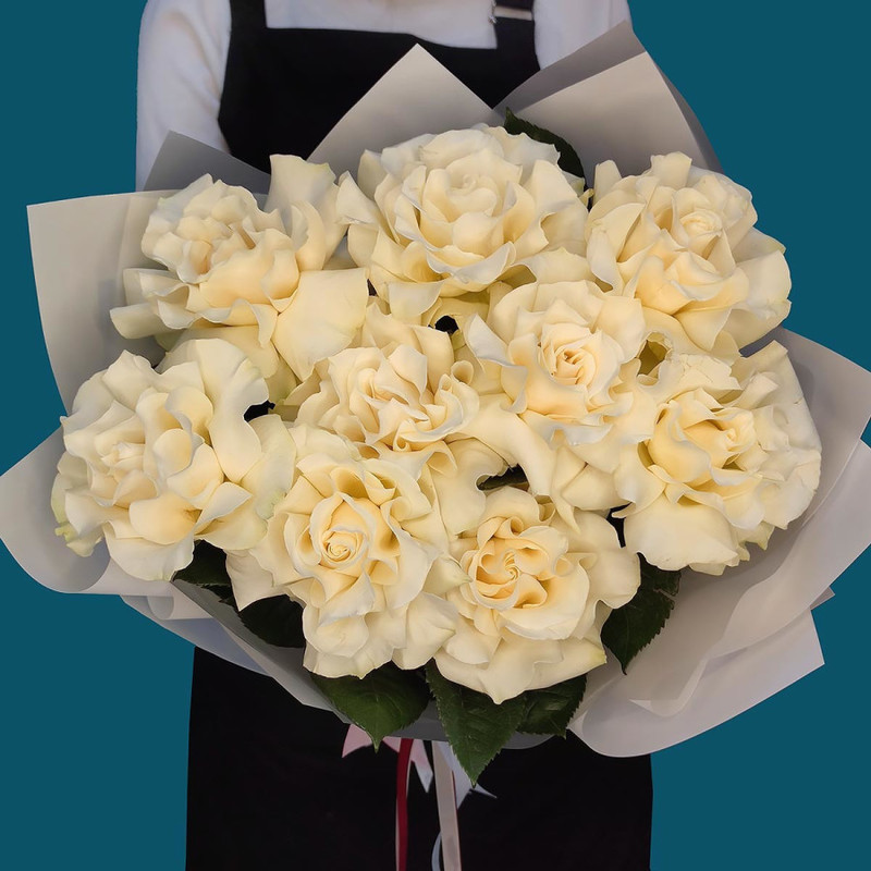 Delicate snowy bouquet of white roses, standart