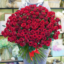 Bouquet of roses "Scarlet"