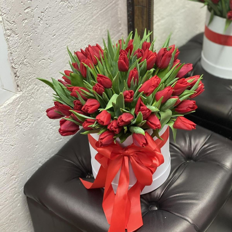 A box of 51 tulips, standart