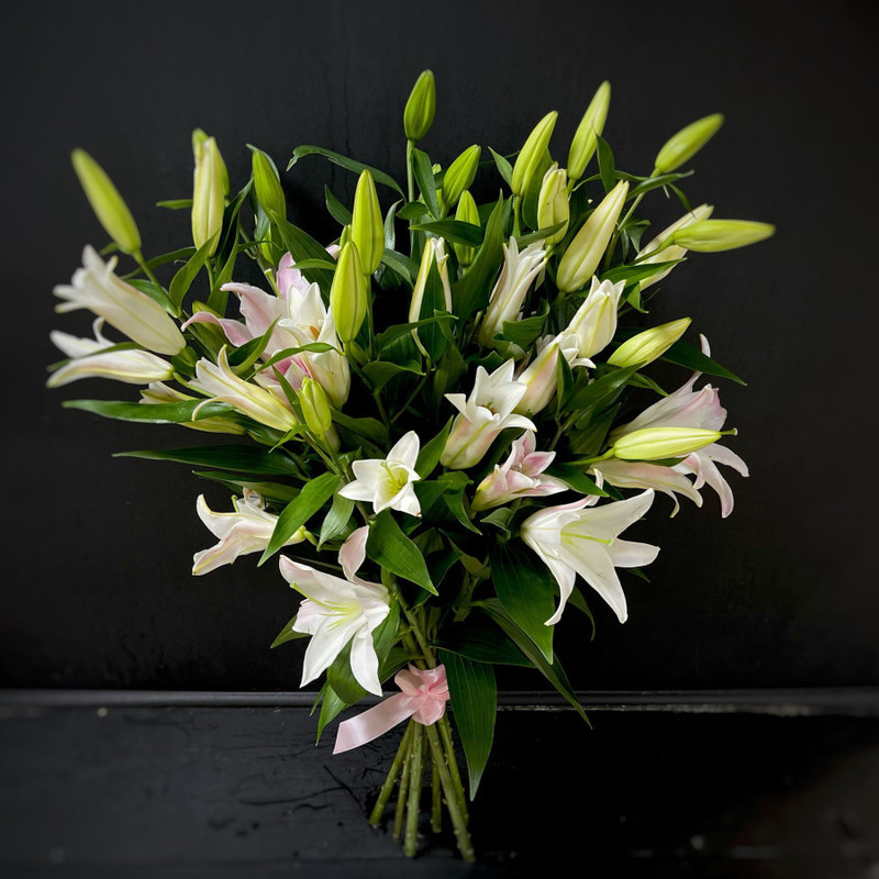 Bouquet of 9 lilies (code 38), standart