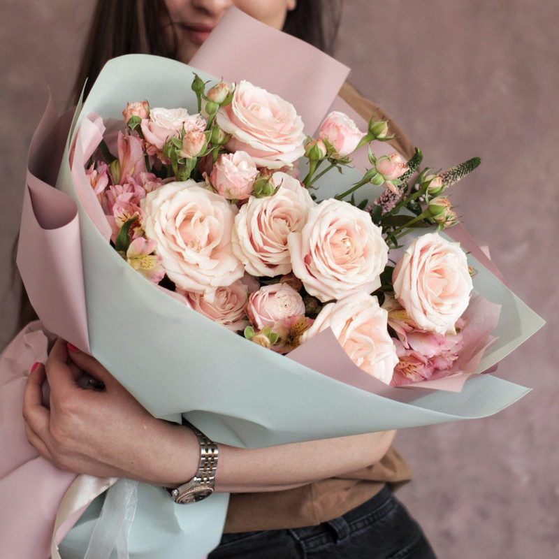 Bouquet with roses "Marshmallow", standart