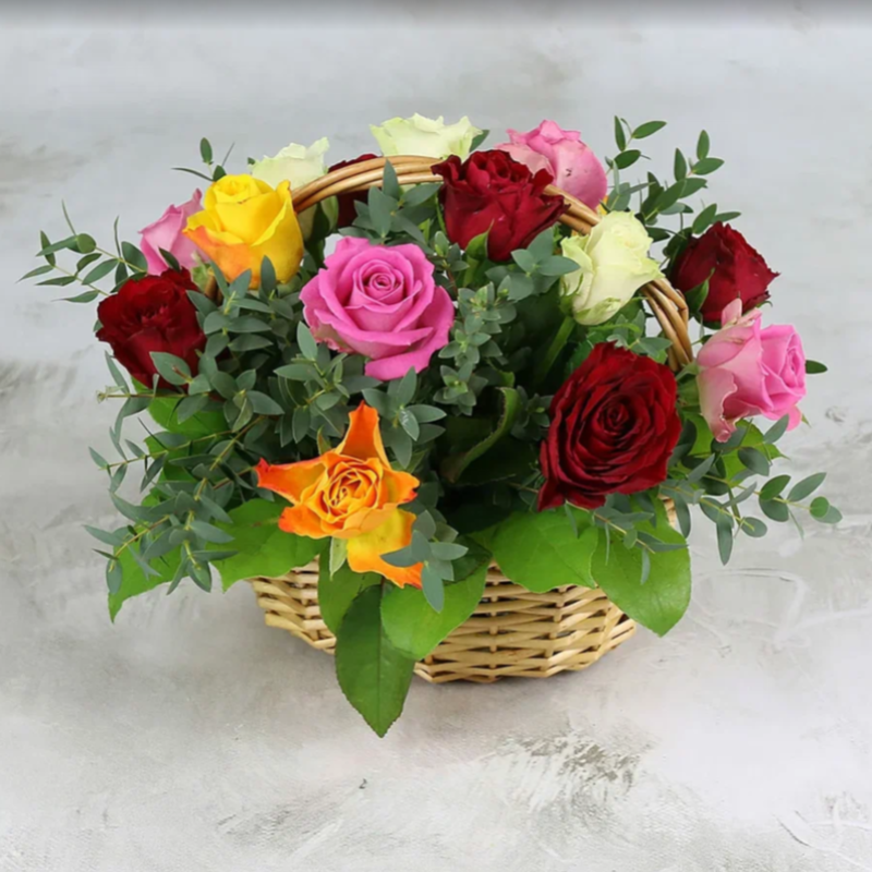 15 multi-colored roses 40 cm in a basket, standart
