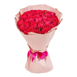 Bouquet of 31 crimson Kenyan roses in a package