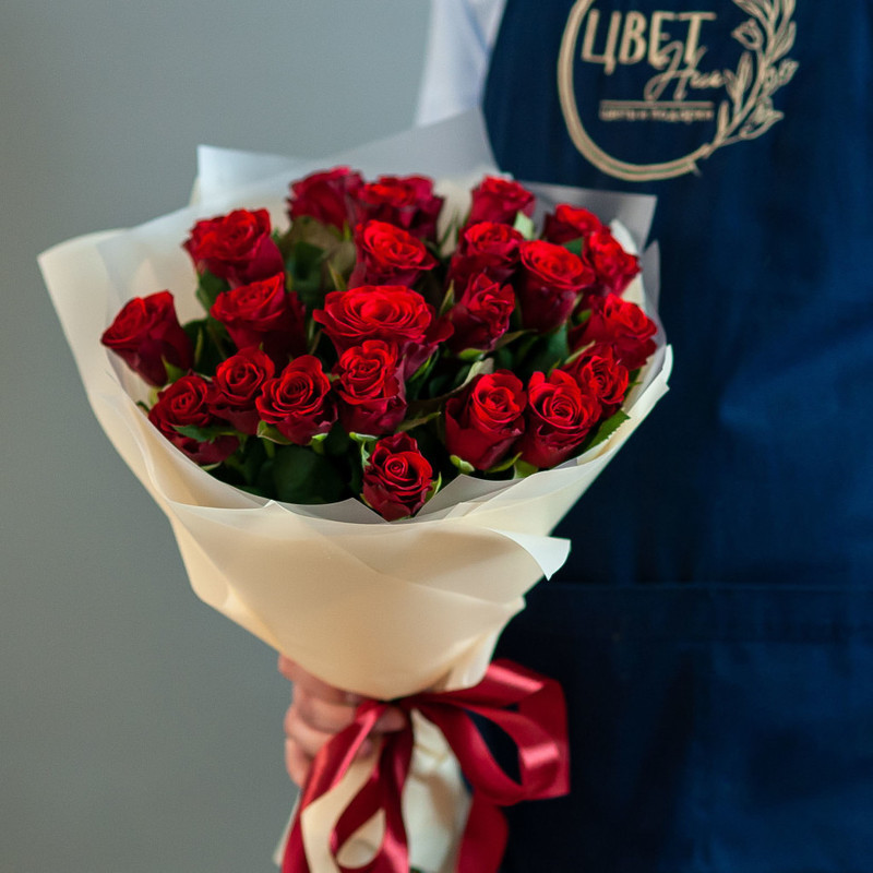 Mono-bouquet of 31 red roses, standart