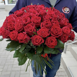 Монобукет из 75 красных роз