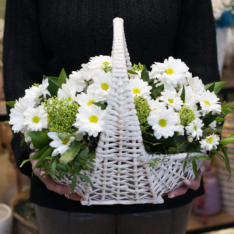 Basket of chrysanthemums "From the heart", standart