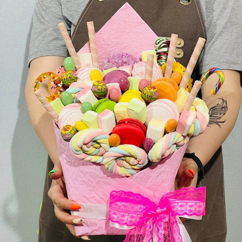 Sweet bouquet of marshmallows and macaroons, standart