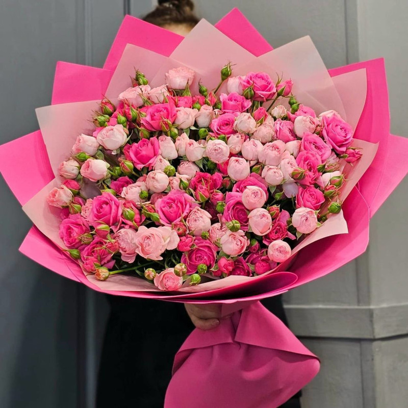 Bouquet of spray roses in packaging, standart