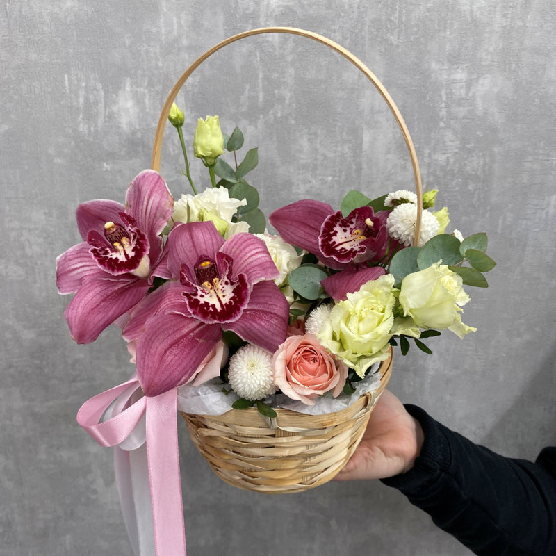 Flower basket with orchid, spray rose, eustoma and chrysanthemum coconut, standart