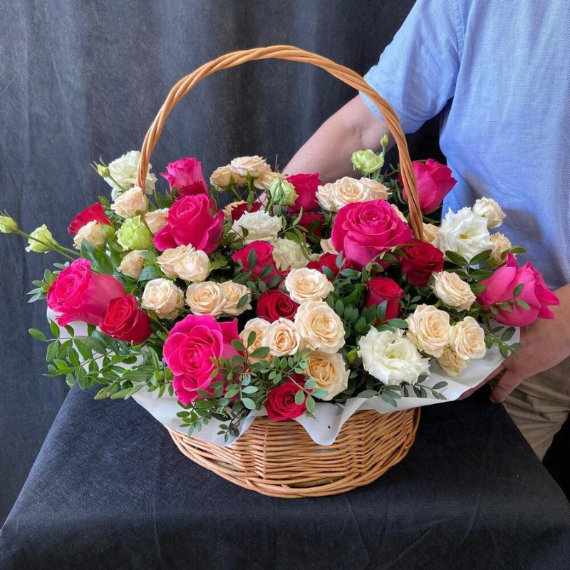 Basket with flowers from roses, standart