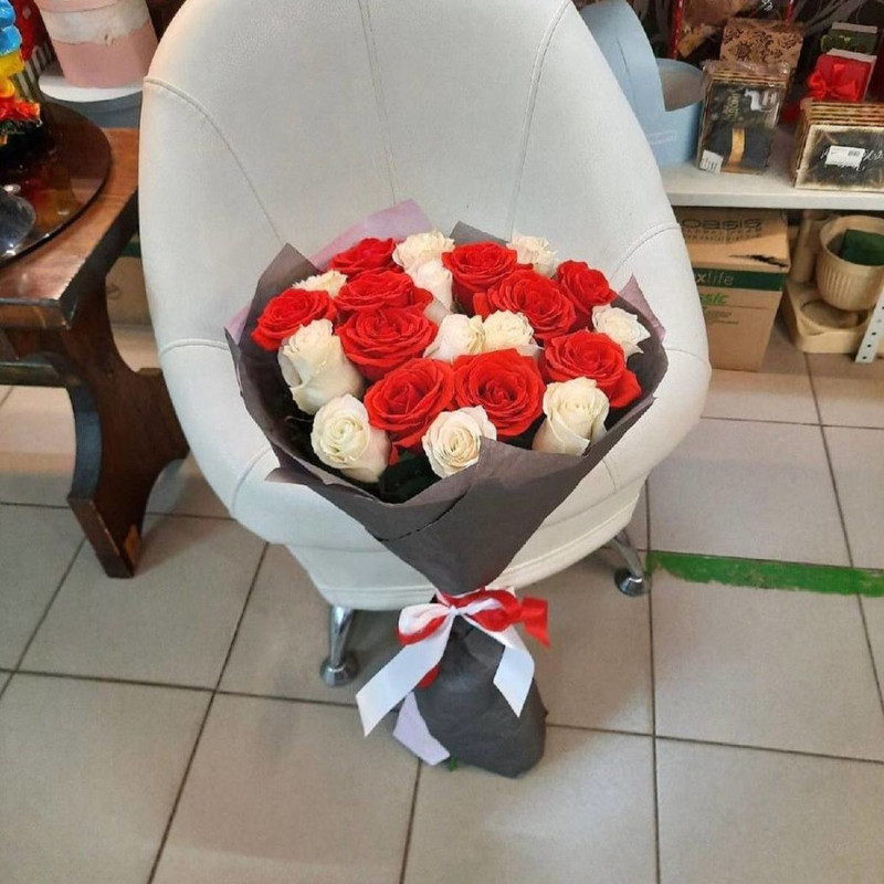Roses white and red, standart