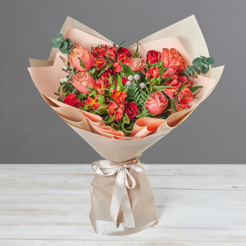 Bouquet of orange roses and red alstroemerias, standart