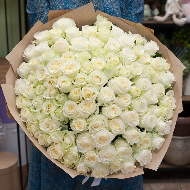 Букет цветов "Белые розы", стандартный