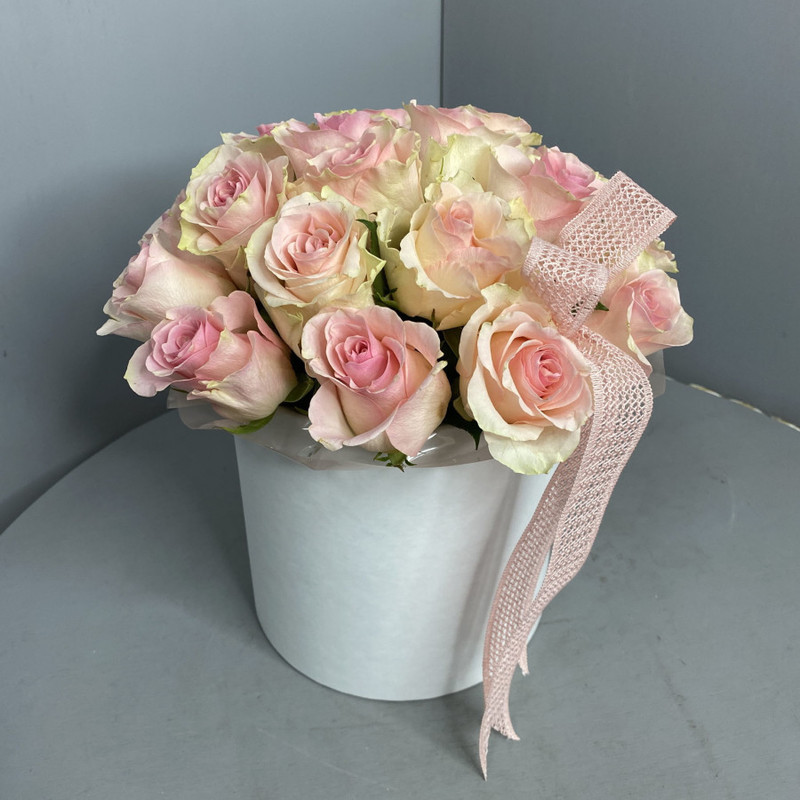 Hat box with roses, standart