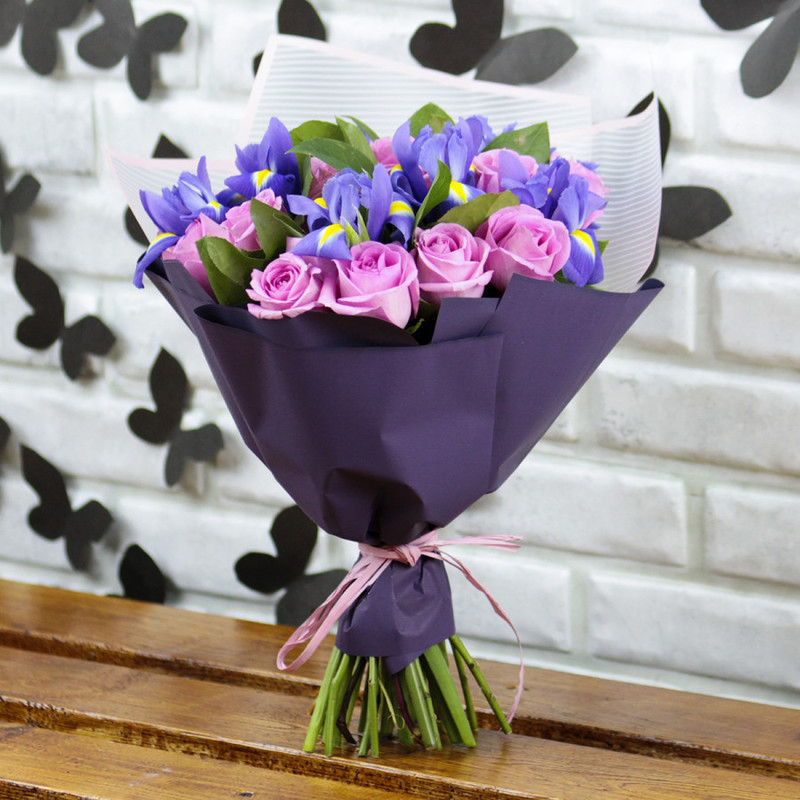 Bouquet "Pink Roses and Blue Irises", standart