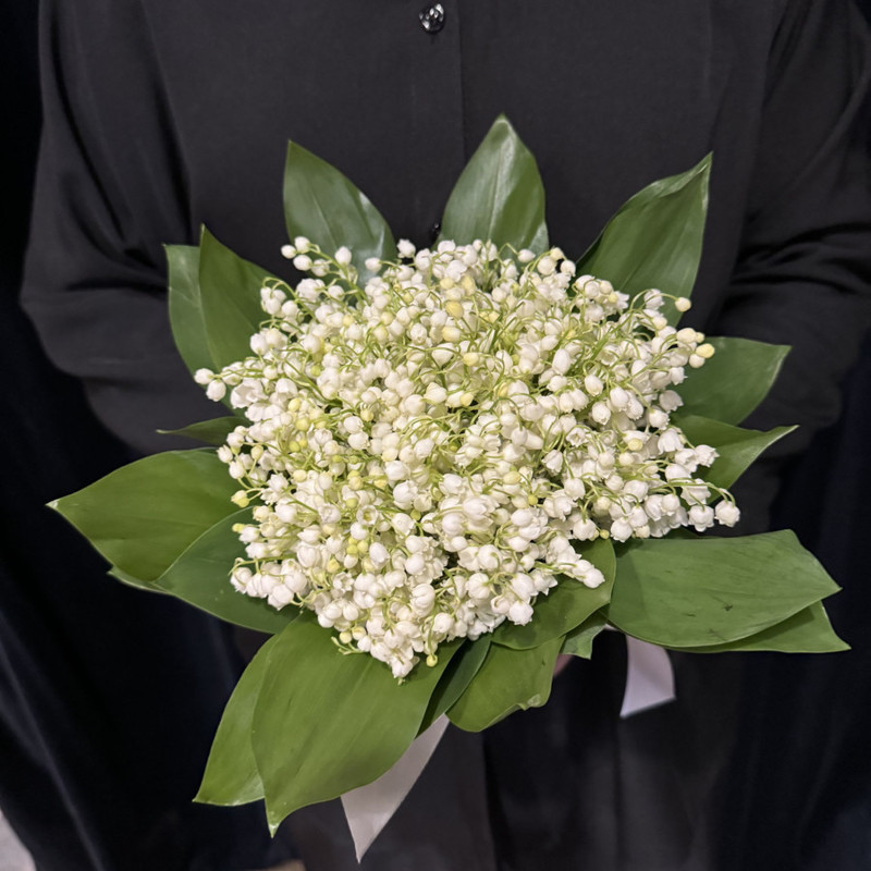 Large bouquet of lilies of the valley, standart