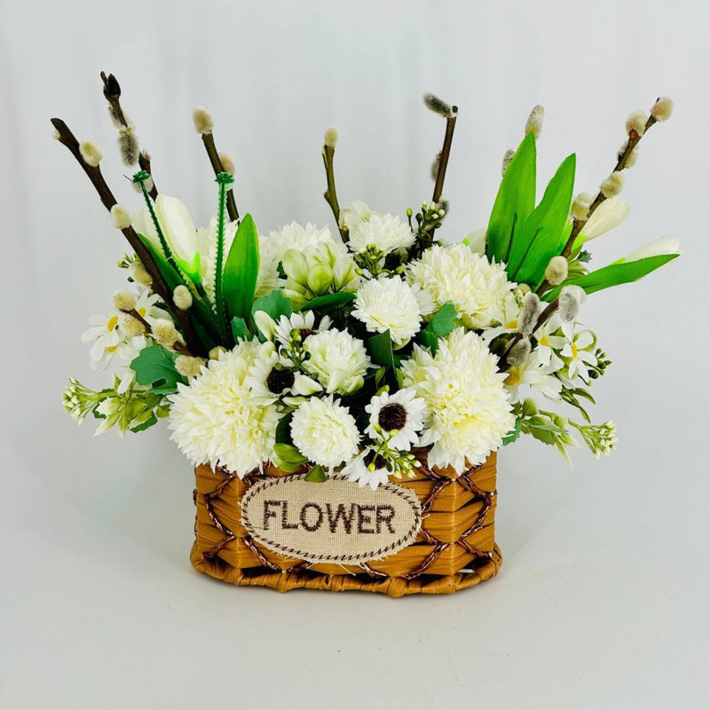 Пасхальный букет искусственных цветов с веточками живой вербы, стандартный