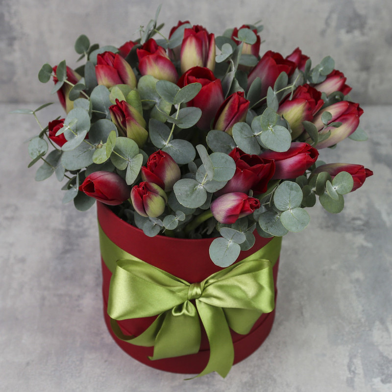 Box with tulips "25 red tulips with eucalyptus", standart