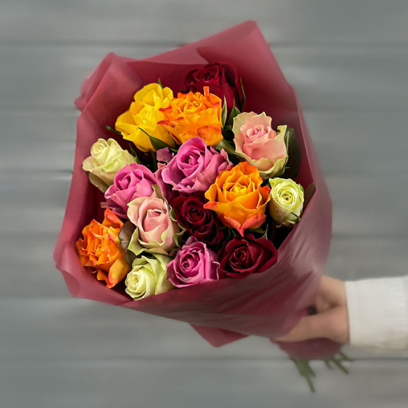 Букет из разноцветных роз 40 см в упаковке, мини