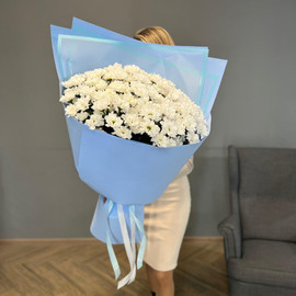 Air bouquet of gypsophila and roses