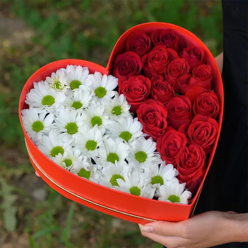Цветы в коробке-сердце "Любимой !", стандартный