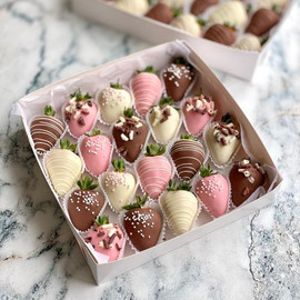 Ассорти клубники в шоколале «Де-Ла-Бонд» на 20 ягод