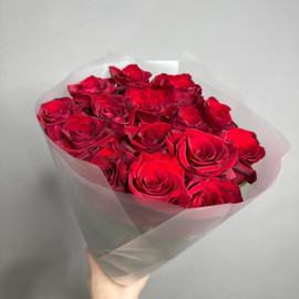 Букет из 15 красных импортных роз 50 см