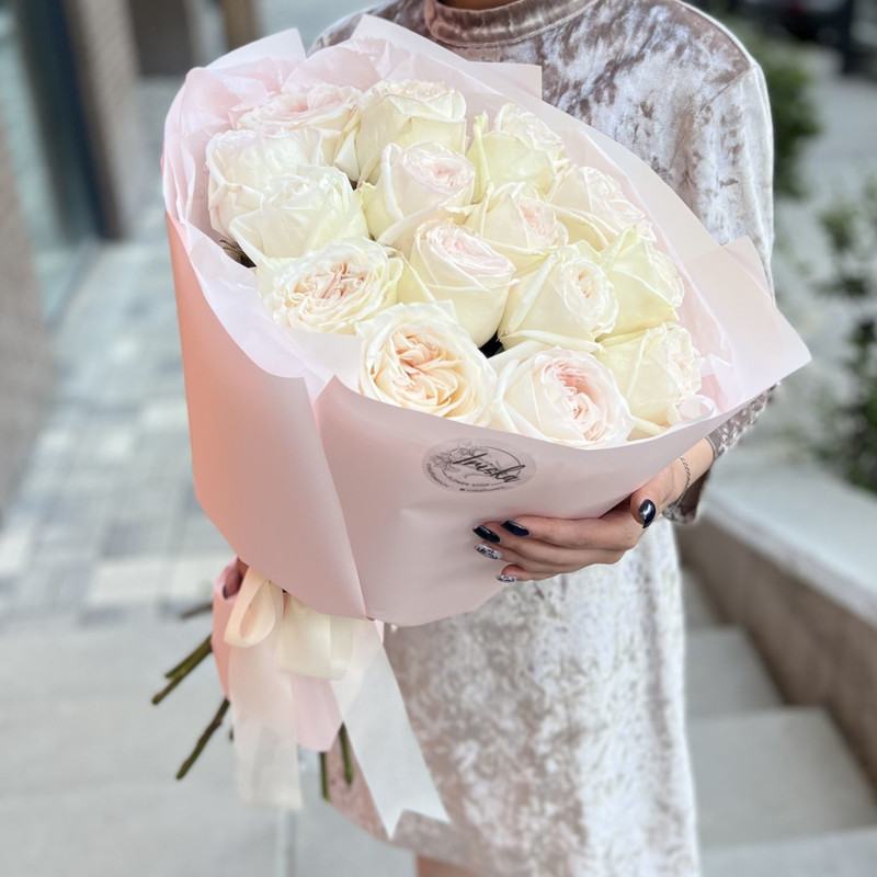 Mono bouquet of peony roses, standart