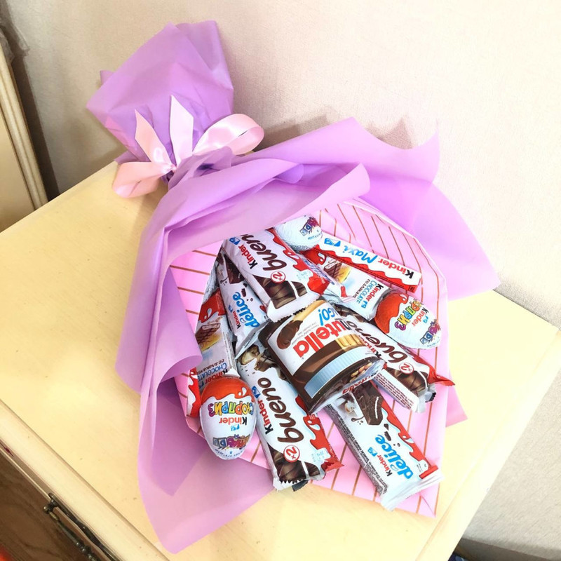 Букеты из конфет на день рождения купить в Москве - Сладкие букеты из конфет недорого