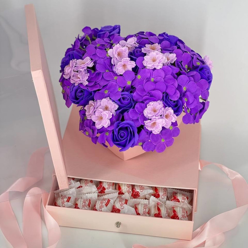 Панорамная коробка шкатулка с мыльными цветами и конфетами Раффаэлло, стандартный