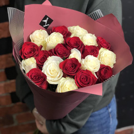 19 premium roses mix 50 cm (Ecuador)